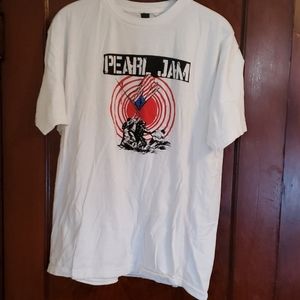 Pearl Jam 2018 tour shirt